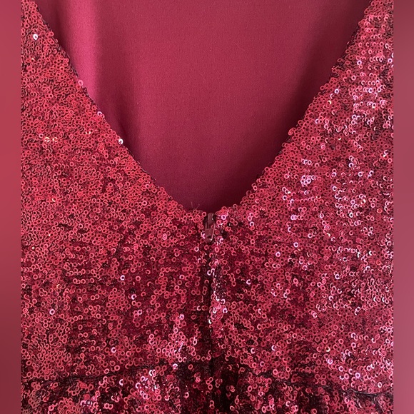 B. DARLIN Crimson sequin mini dress - Picture 4 of 10